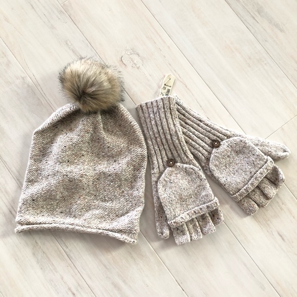 Madewell Accessories - NWT Set of Pom Pom Beanie & Gloves from Madewell